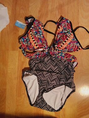 Cleanwater/ Multicolor Geometric Print/  One-Piece Swimsuit/ Size M